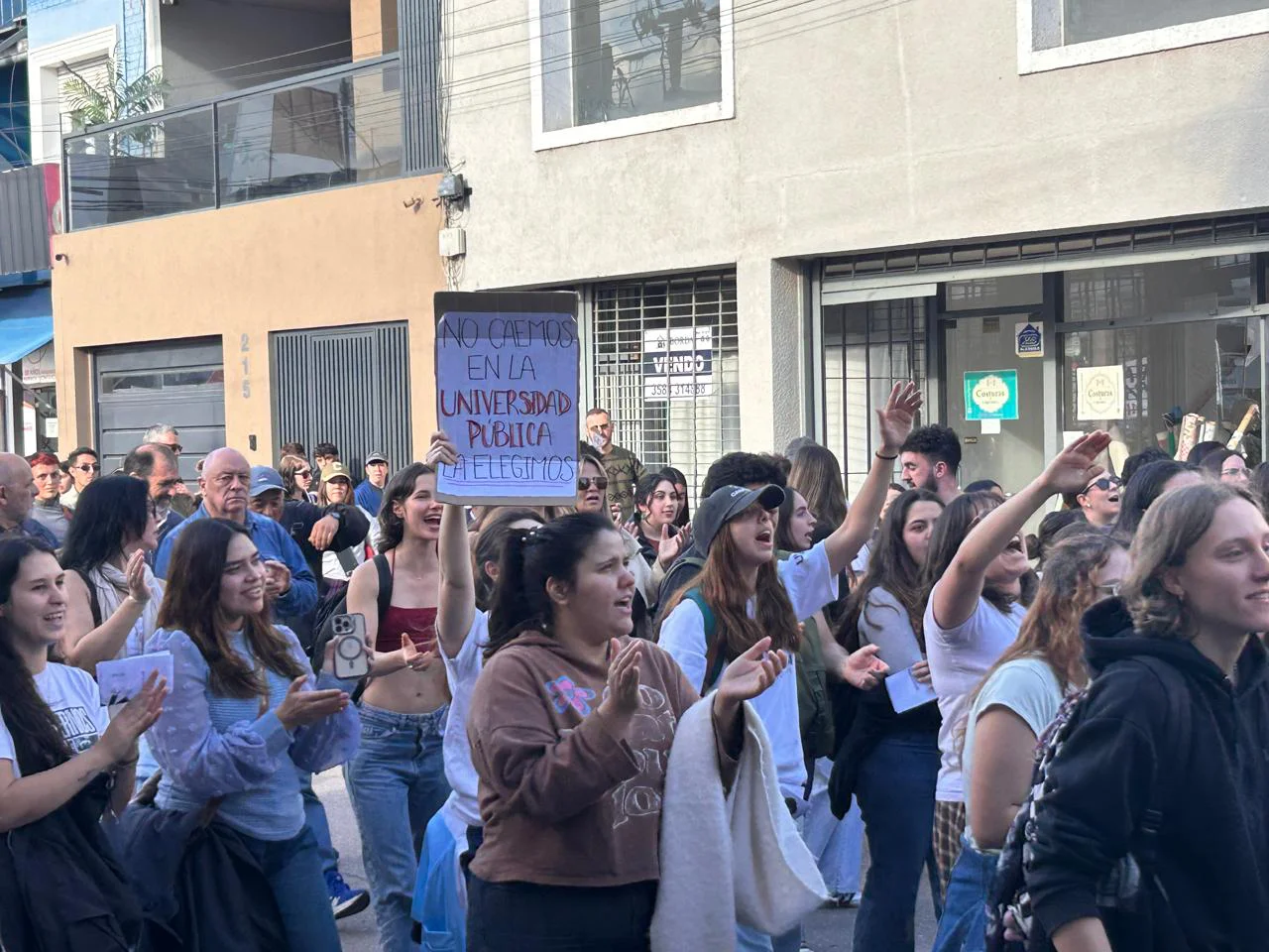 MARCHA (26)