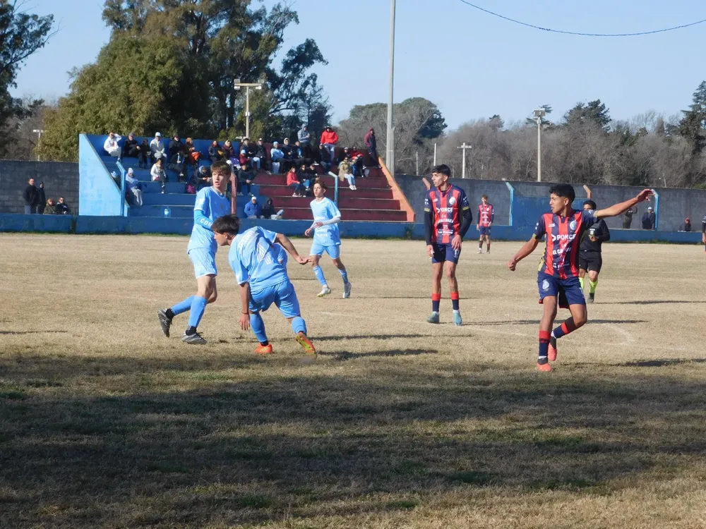 Centro Social vs Deportivo Municipal Adelia María  (34)