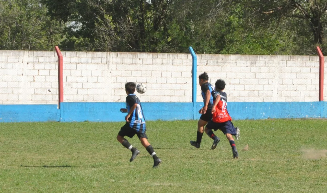 Centro Social vs Alberdi B vs San Cayetano (204)