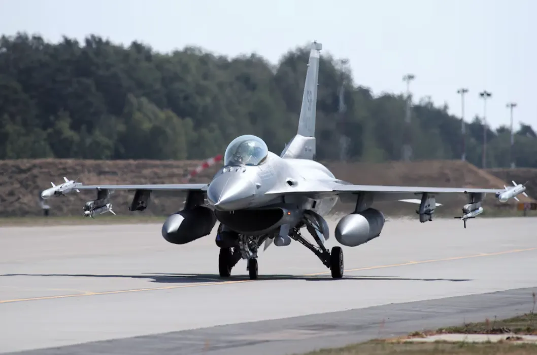 f16