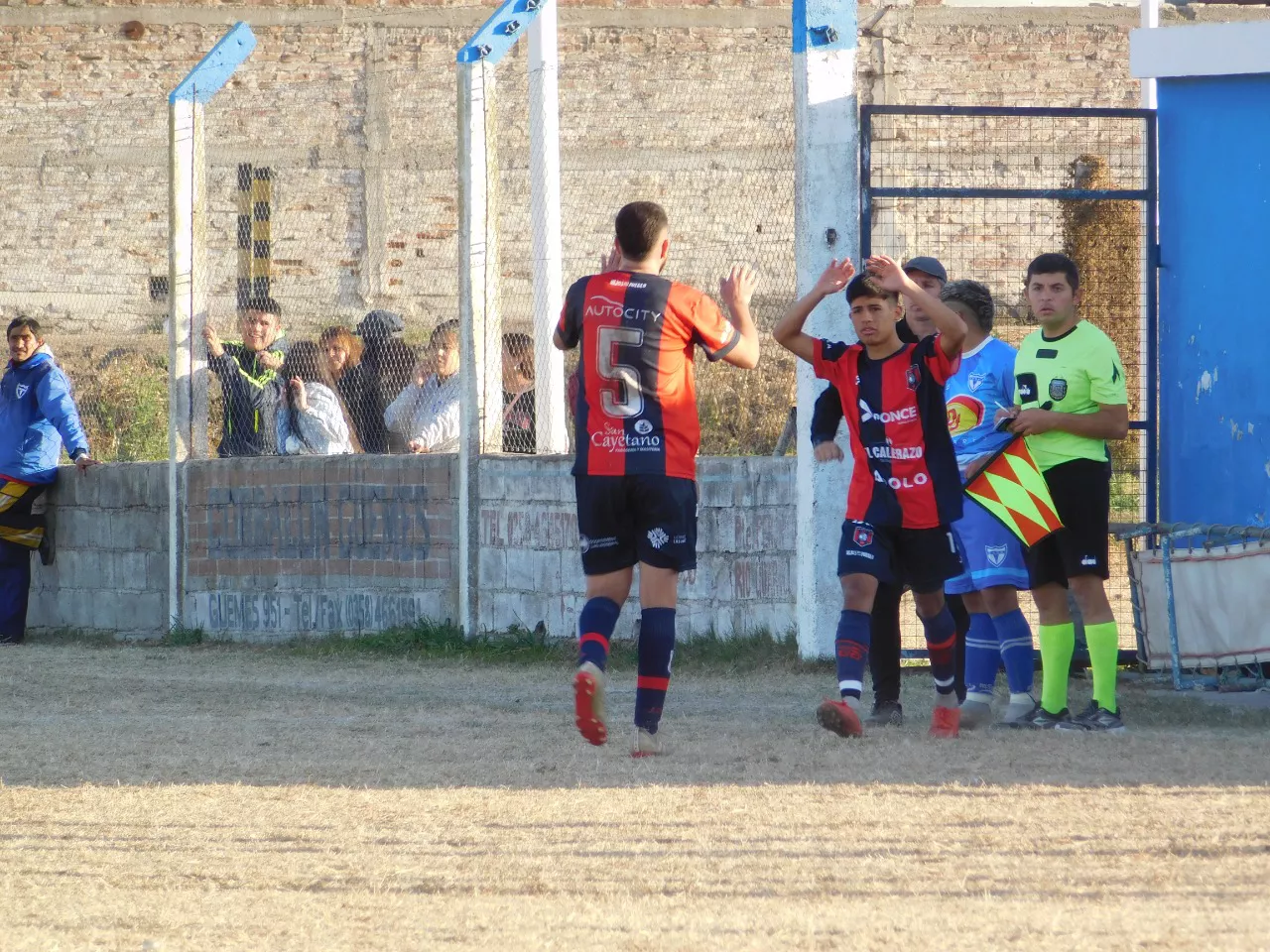 Centro Social vs Defensores de Alberdi (23)
