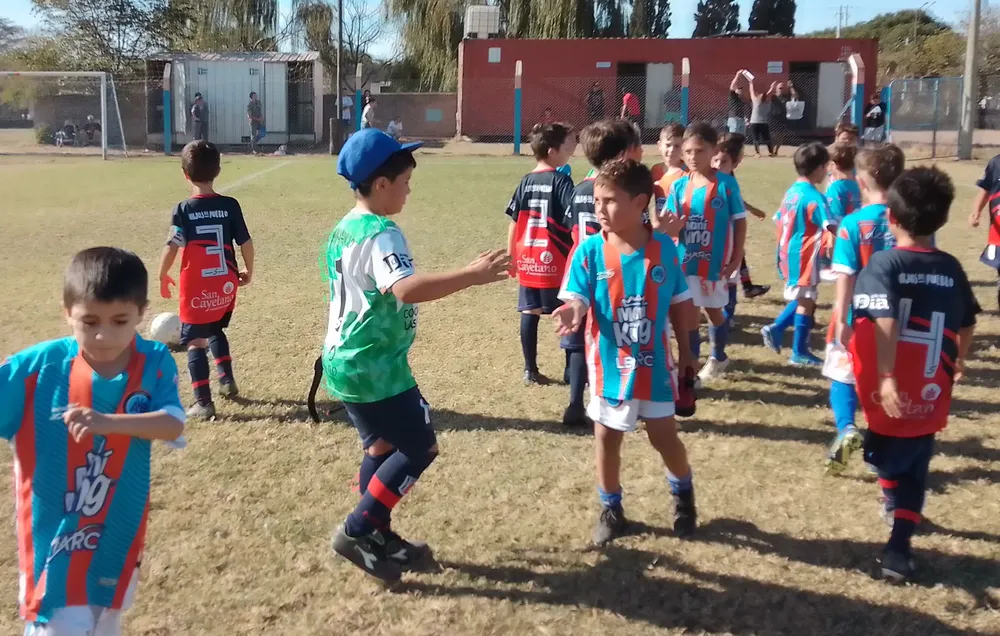 Infantiles Juveniles Centro Social San Lorenzo Bulnes Ateneo Vecinos Argentinso Jrs (171)