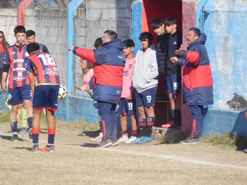 Centro Social vs Deportivo Municipal Adelia María  (38)