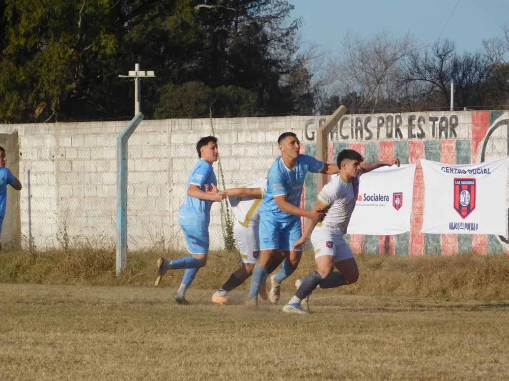 Centro Social vs Deportivo Municipal Adelia María  (22)