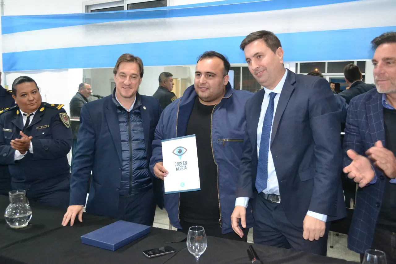 93ecb424f37047009f1f4cb46c09d35d