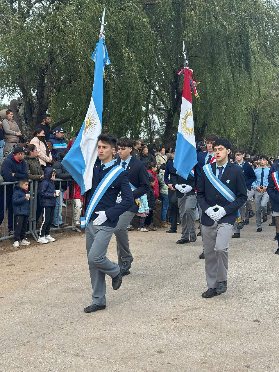 25 DE MAYO (25)