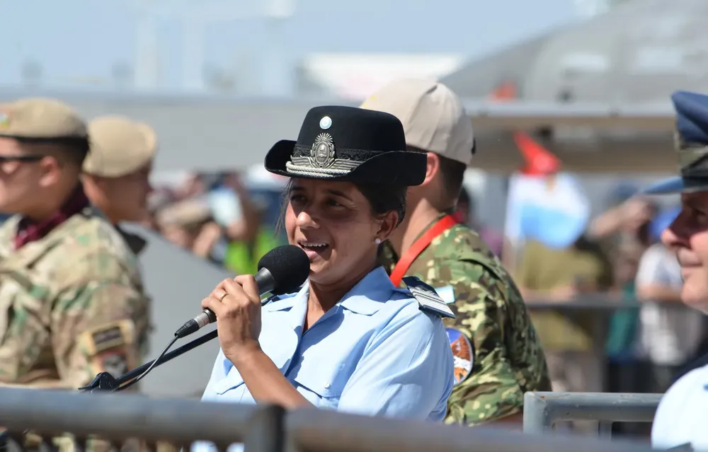 MUESTRA F 16 (8)