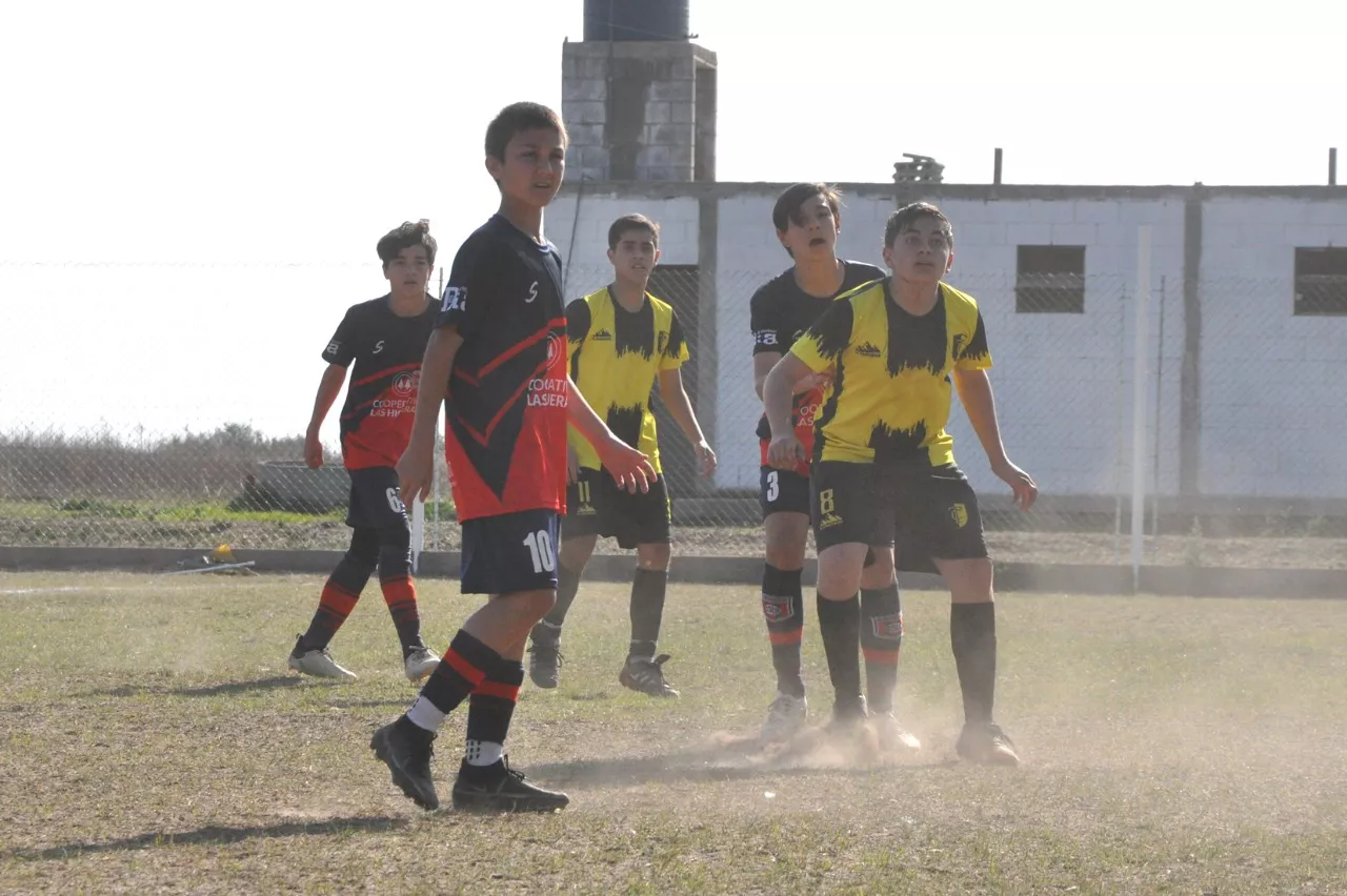 Centro Social Las Higueras Correos y Telecomunicaciones Deportivo Municipal Adela María (89)