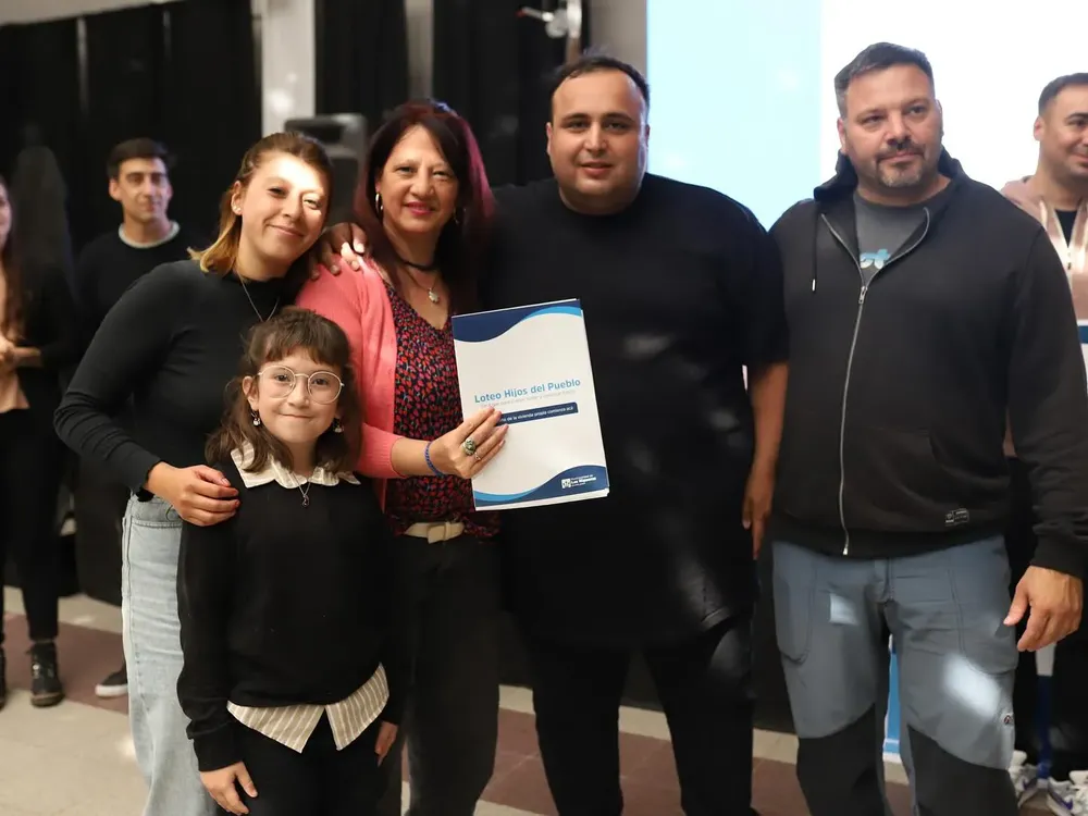 LOTE HIJOS DEL PUEBLO (13)