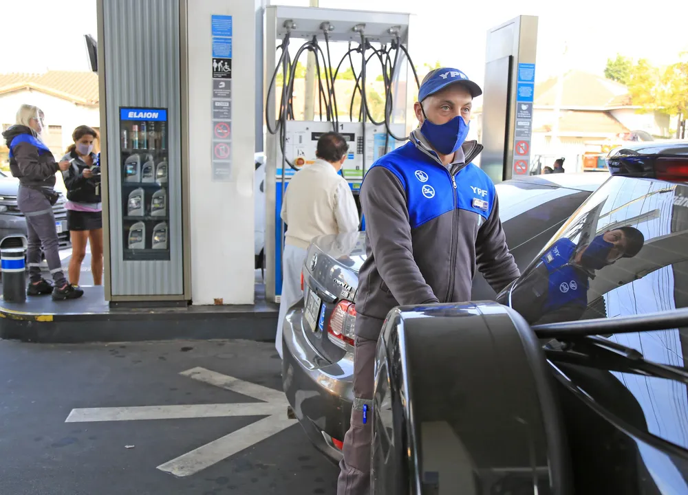 multimedia.grande.a1147f65cf877d2a.436f6d6275737469626c6573206279204e415f6772616e64652e6a7067