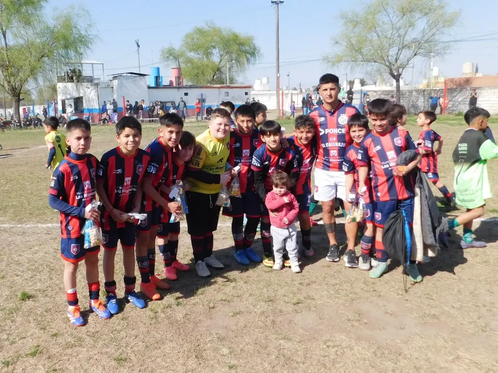 Centro Social Banda Norte Correos Renato Cesarini (150)