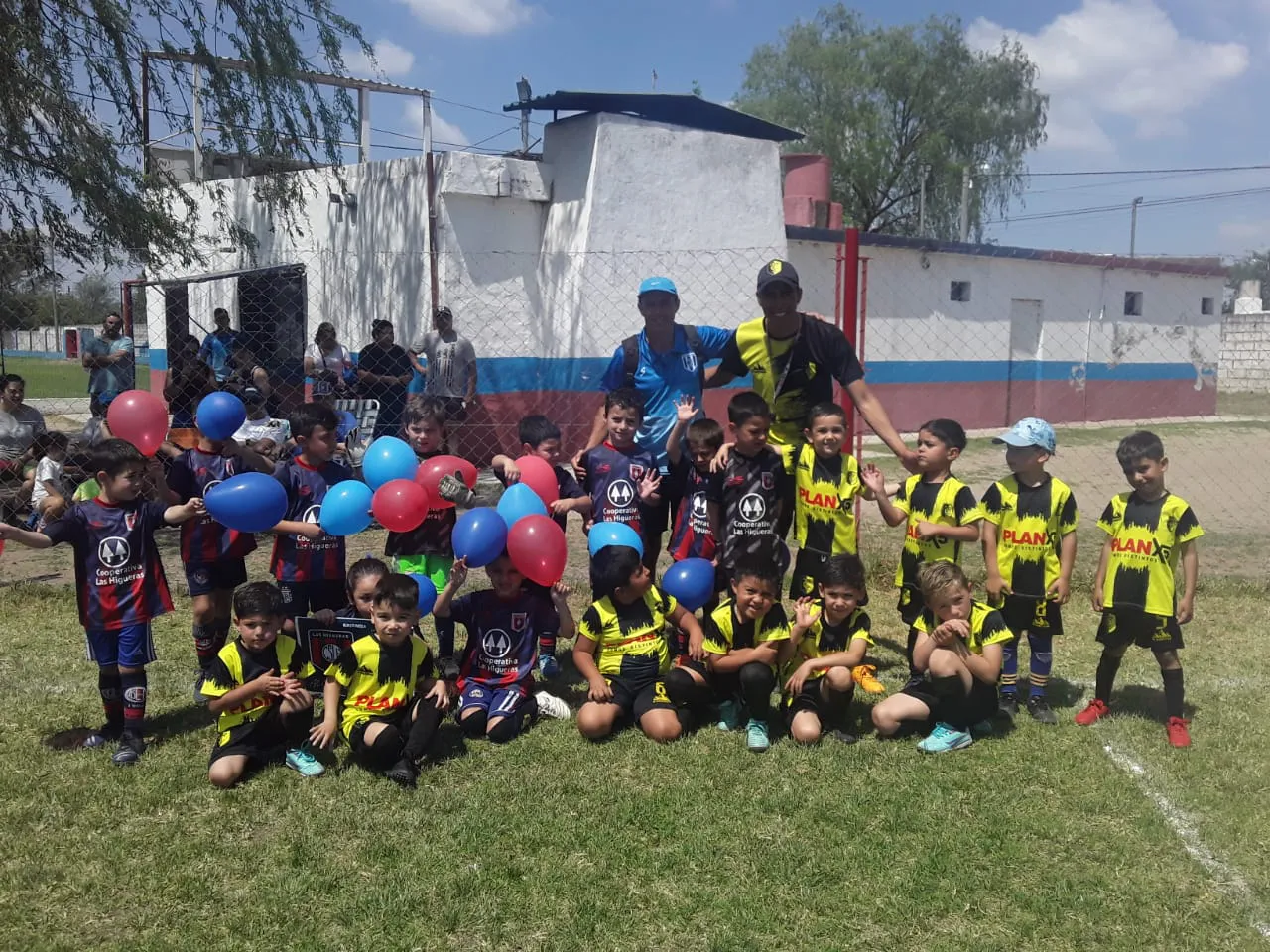 Centro Social Banda Norte B Correos y Telecomunicaciones (211)