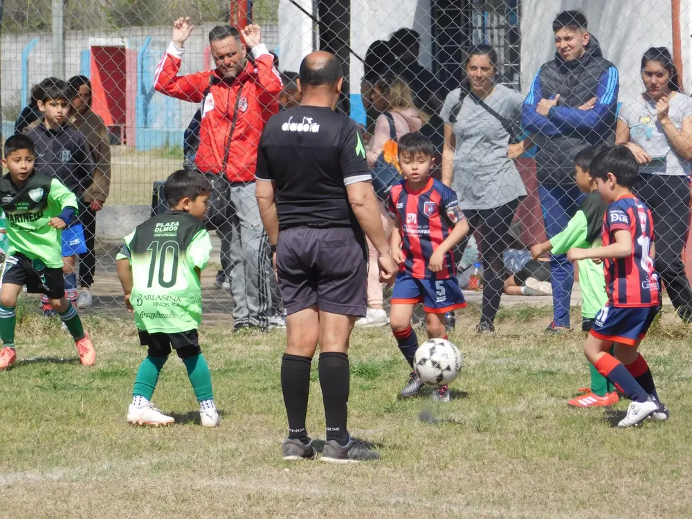 Centro Social Banda Norte Correos Renato Cesarini (91)