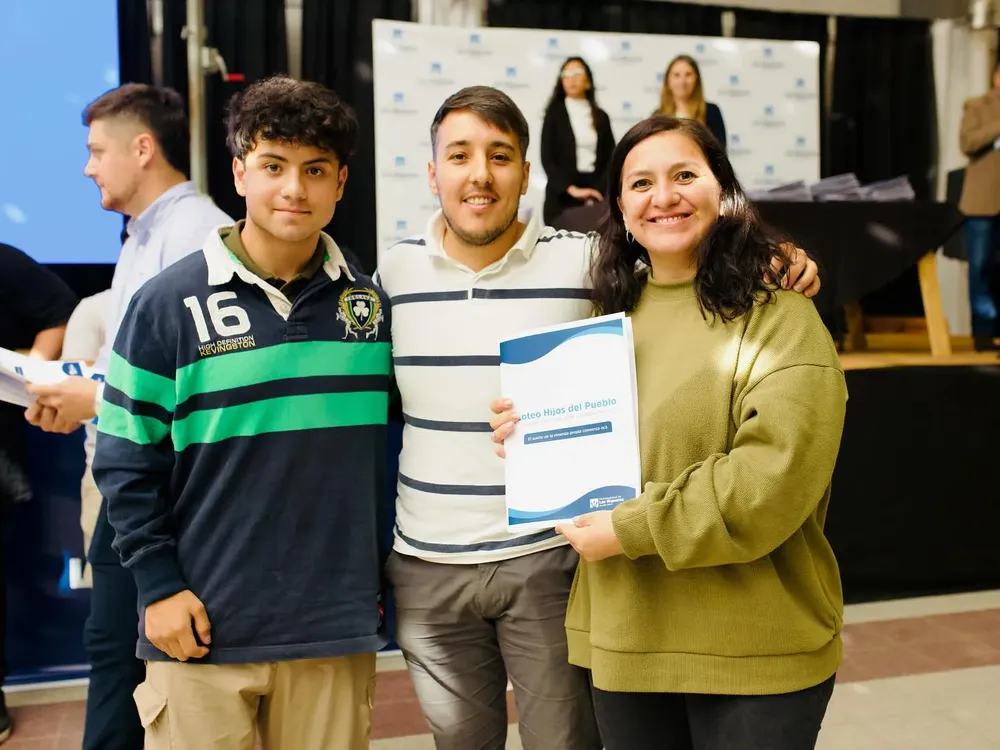 LOTE HIJOS DEL PUEBLO (7)