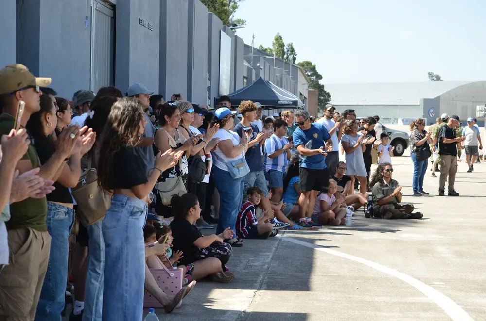 MUESTRA F 16 (18)