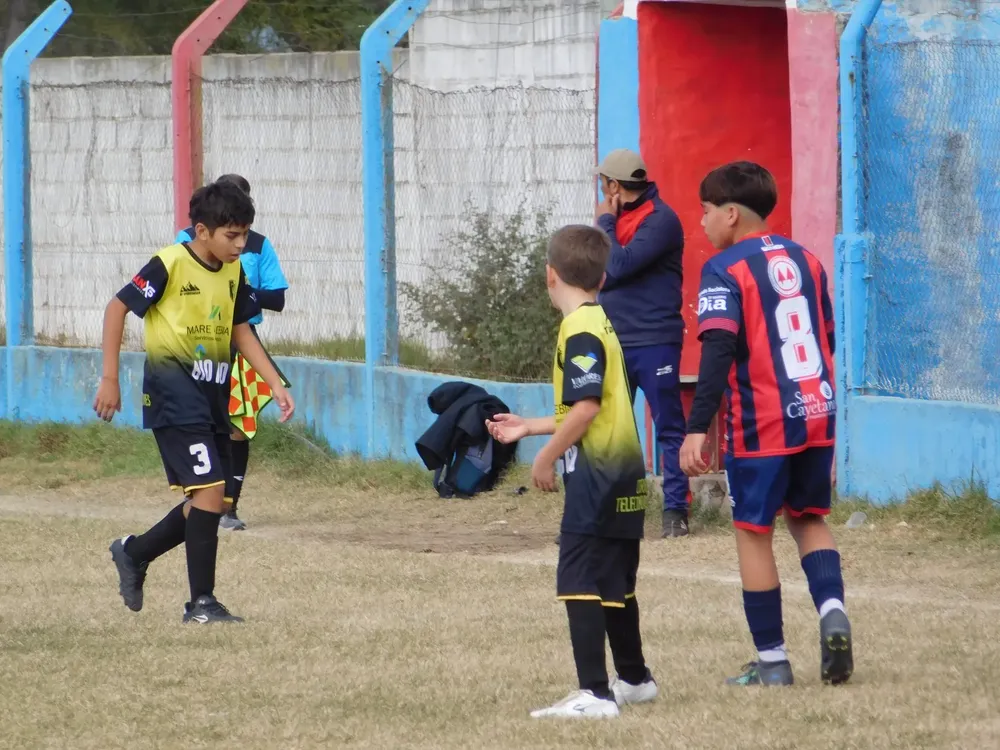 Centro Social vs Correos vs Defensores de Alberdi Socialeritas (230)