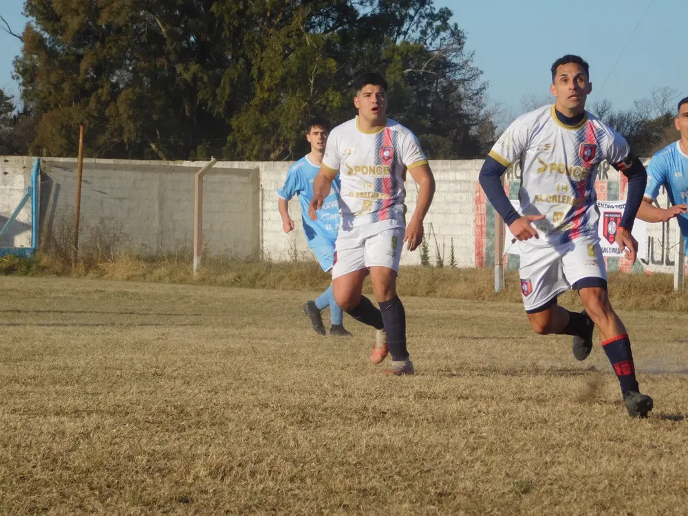 Centro Social vs Deportivo Municipal Adelia María  (28)