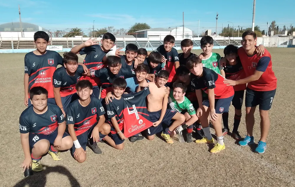 Infantiles Juveniles Centro Social San Lorenzo Bulnes Ateneo Vecinos Argentinso Jrs (186)
