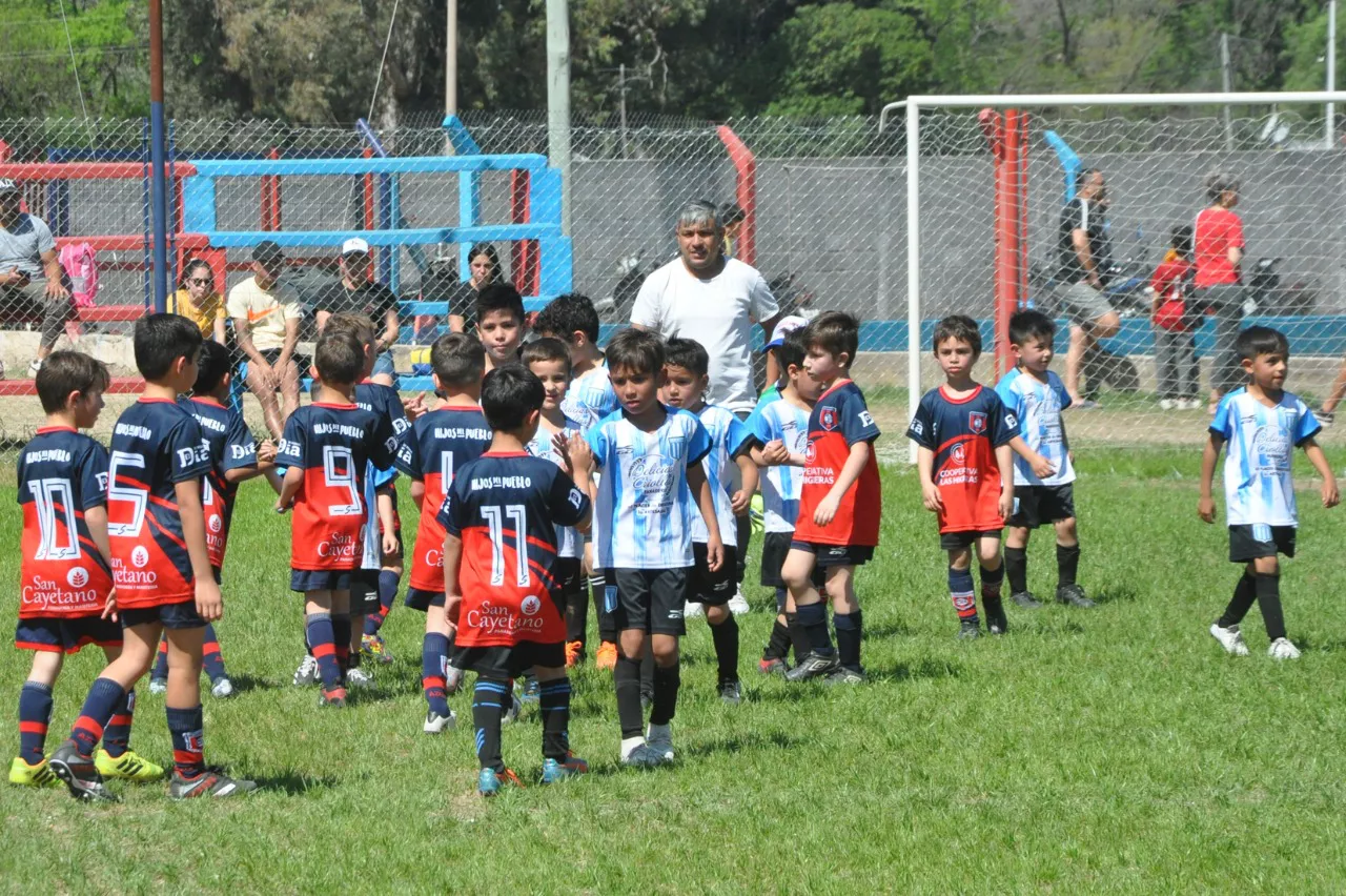 Centro Social vs Alberdi B vs San Cayetano (193)