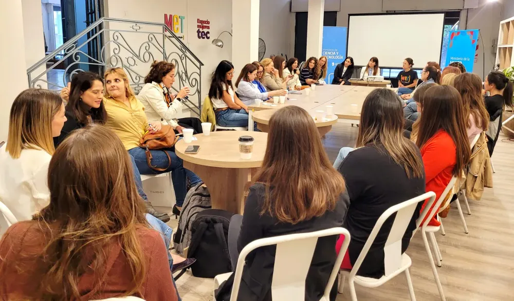 WhatsApp-Image-2023-12-05-at-14.45.37-1-1536x906a