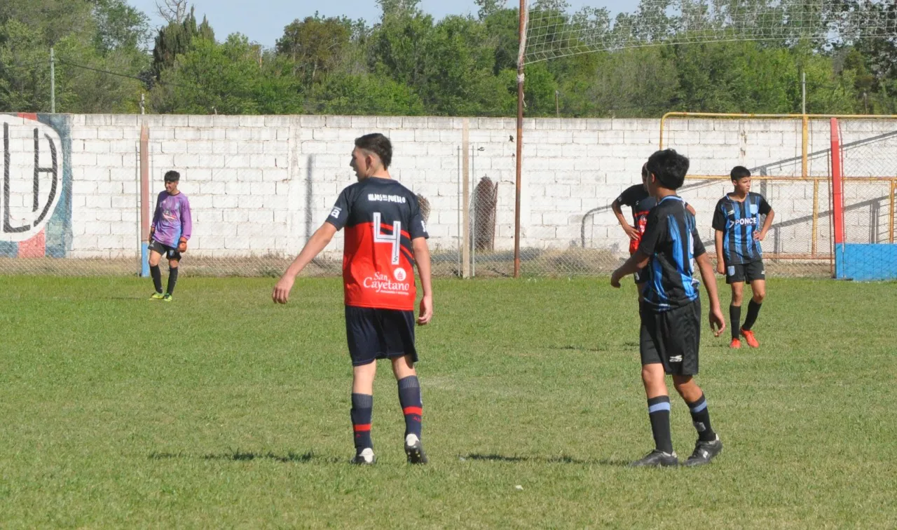 Centro Social vs Alberdi B vs San Cayetano (202)