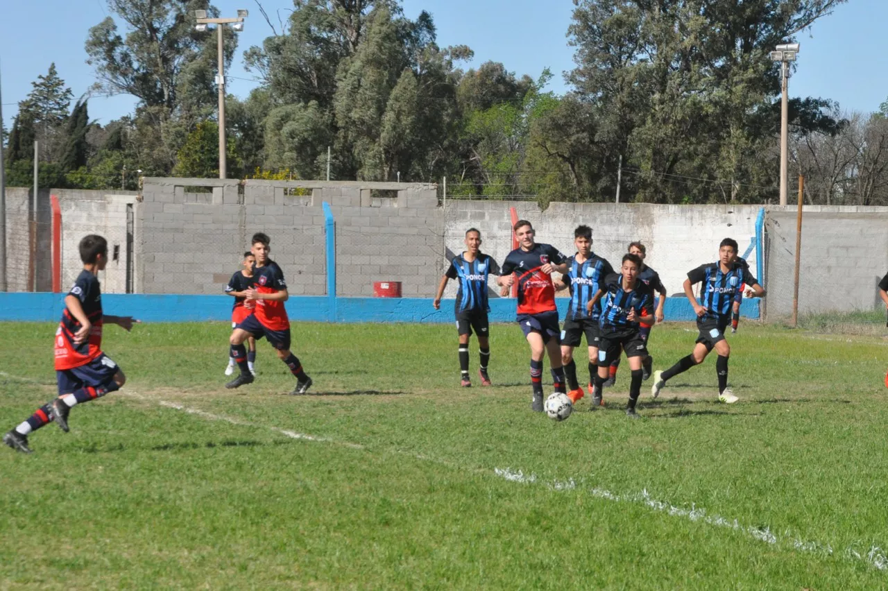 Centro Social vs Alberdi B vs San Cayetano (224)