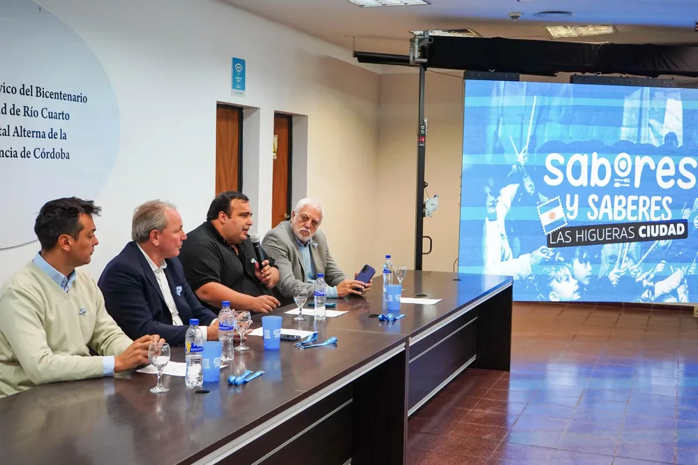 SABORES Y SABERES CONFERENCIA (2)