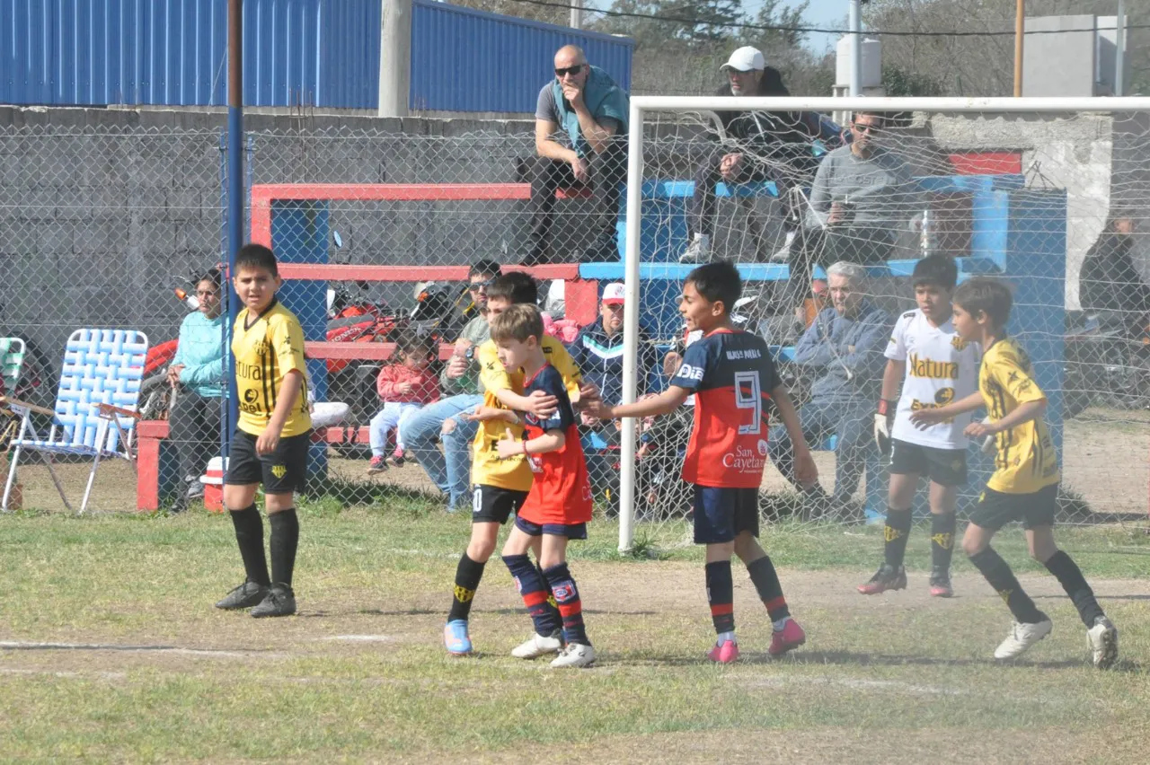 Centro Social Deportivo Municipal Acción Juvenil Socialeritas (109)