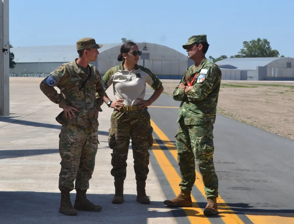 MUESTRA F 16 (10)