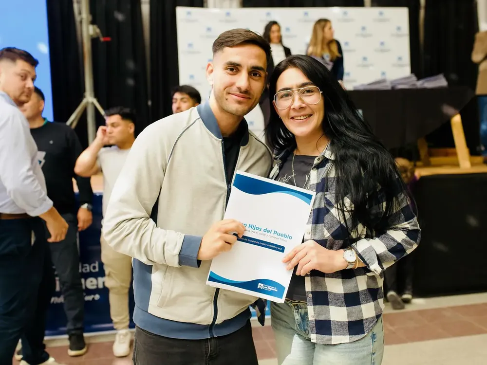 LOTE HIJOS DEL PUEBLO (12)