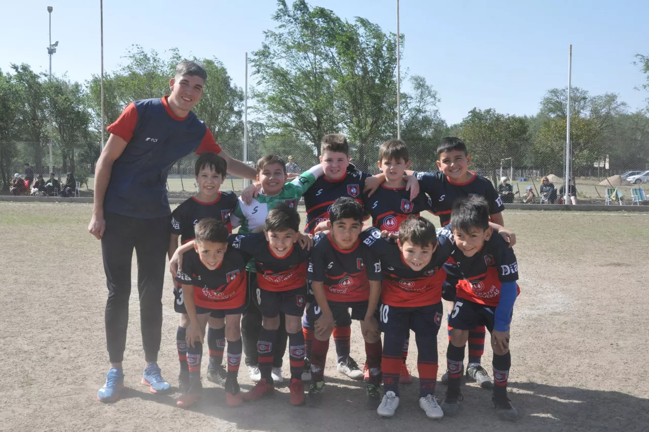 Centro Social Las Higueras Correos y Telecomunicaciones Deportivo Municipal Adela María (45)