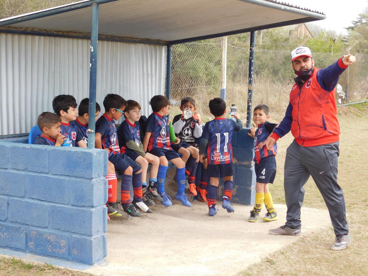 Atenas B vs Centro Social (29)