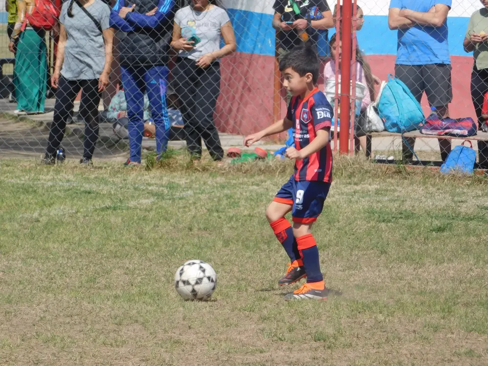 Centro Social Banda Norte Correos Renato Cesarini (90)