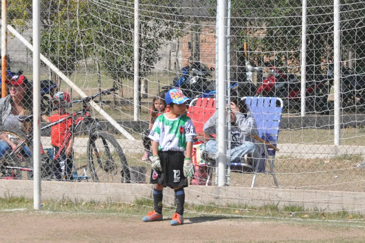 Centro Social Las Higueras Correos y Telecomunicaciones Deportivo Municipal Adela María (62)
