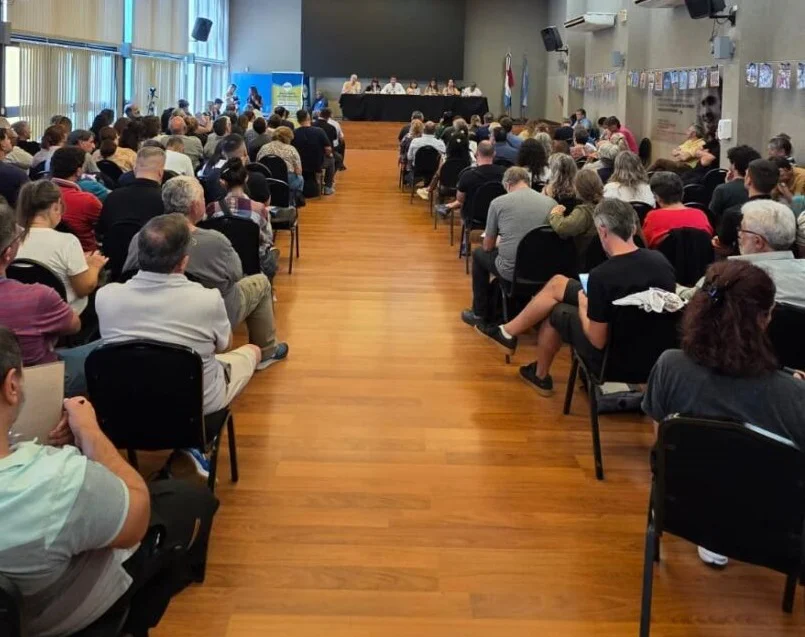 Asamblea16demarzoeditada1-820x1024