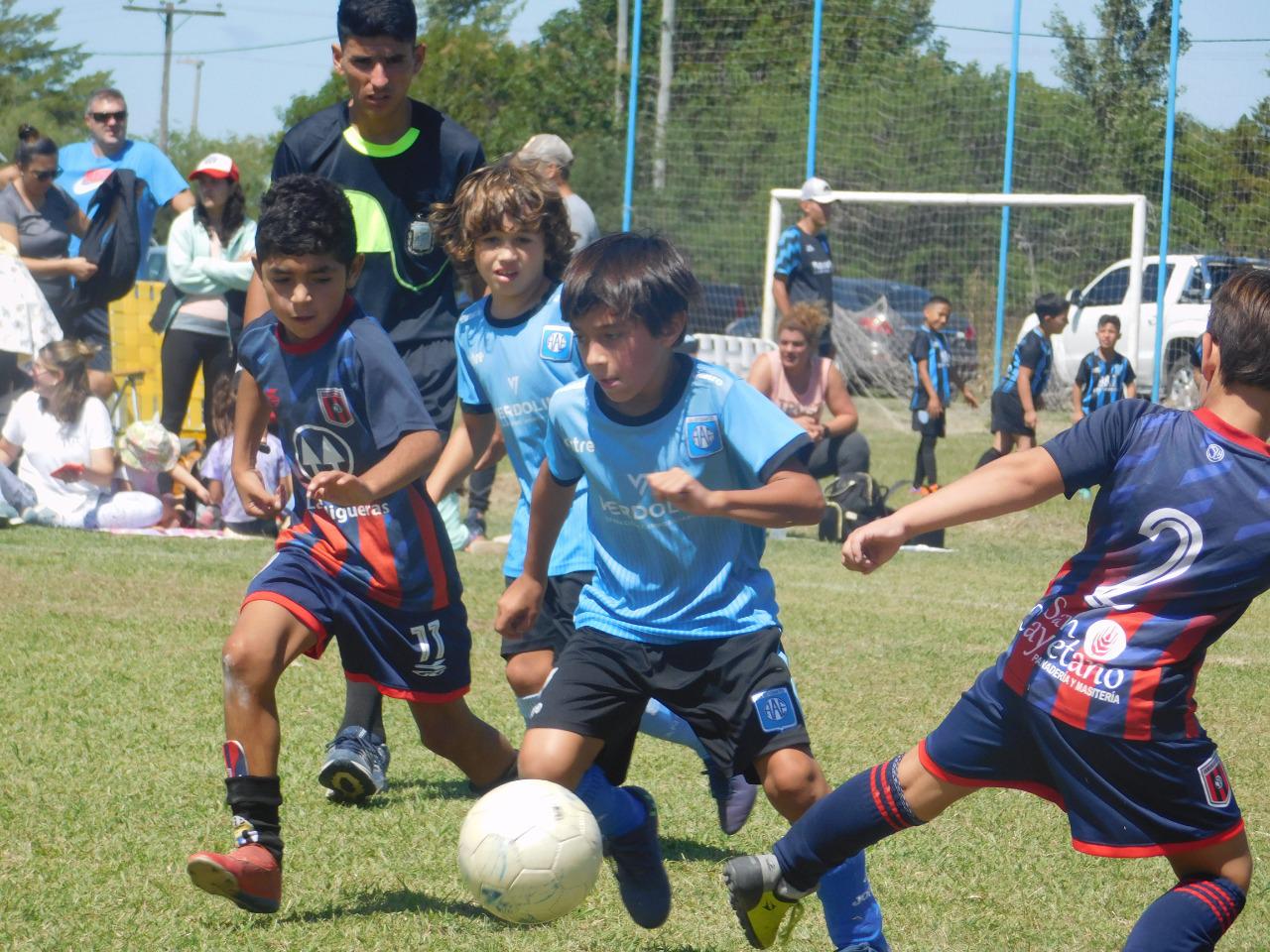 Centro Social Categoria 2013 Relampago Estudiantes (32)