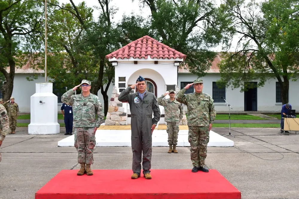 SOLDADOS VOLUNTARIOS (10)