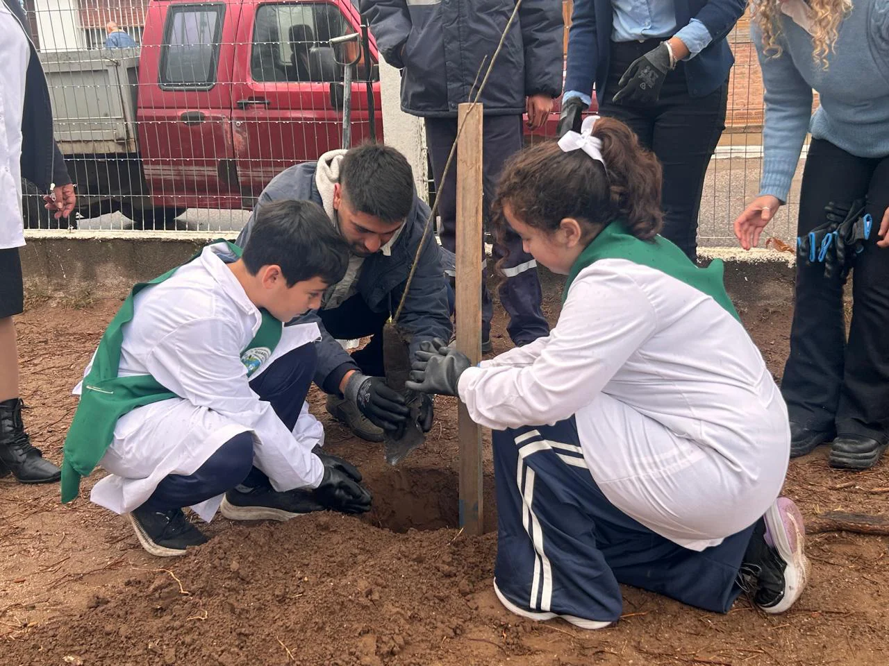 GUARDIANES DEL MEDIO AMBIENTE  ACTO  (5)