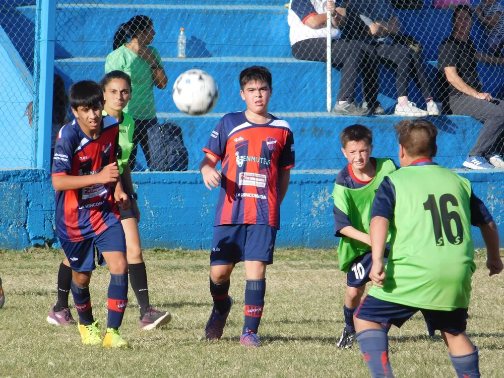 Infantiles Juveniles Centro Social San Lorenzo Bulnes Ateneo Vecinos Argentinso Jrs (77)