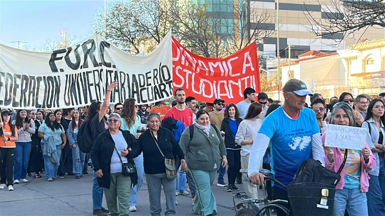 4TA MARCHA FEDERAL UNIVERSITARIA  (1)
