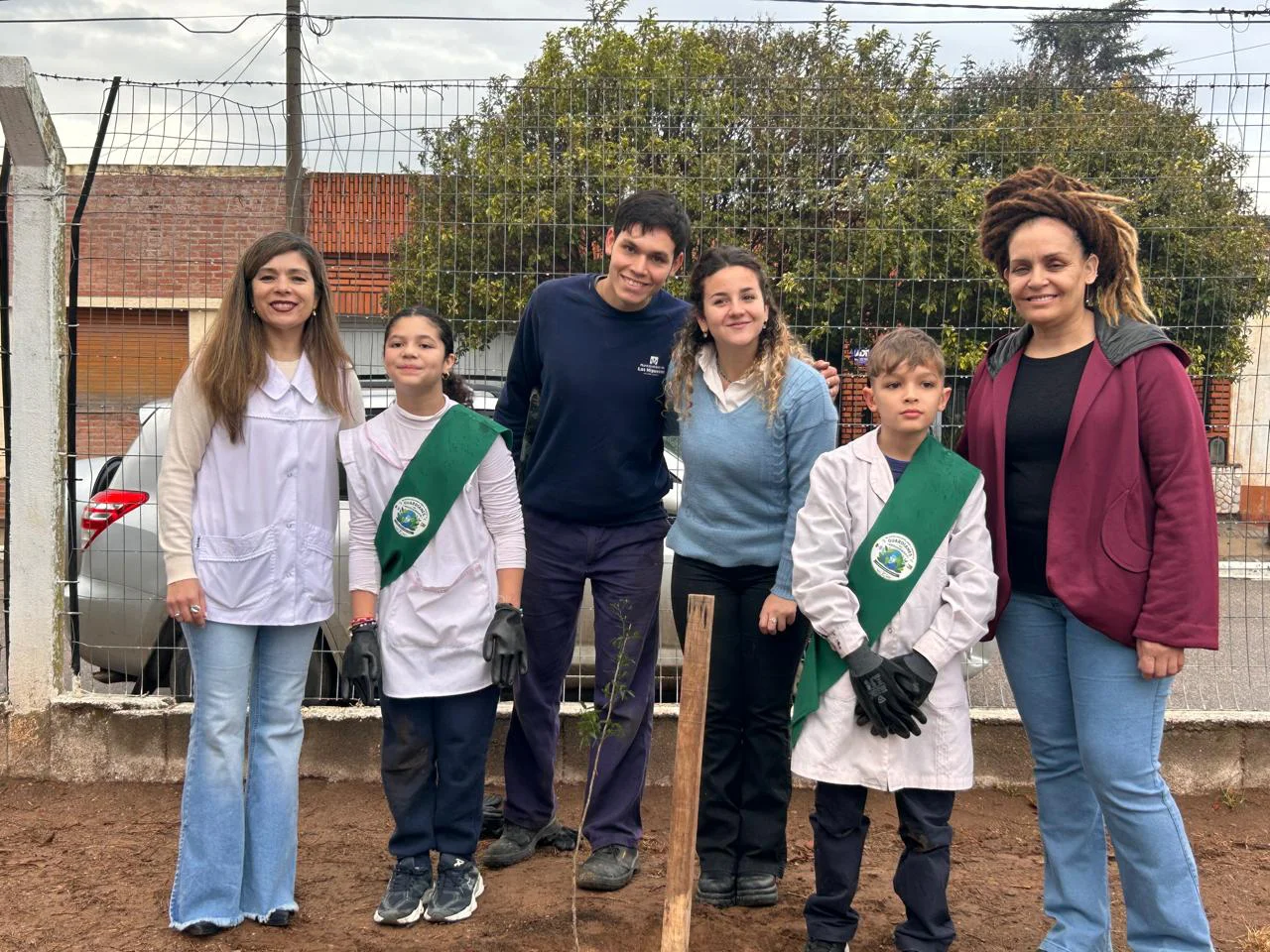 GUARDIANES DEL MEDIO AMBIENTE  ACTO  (8)