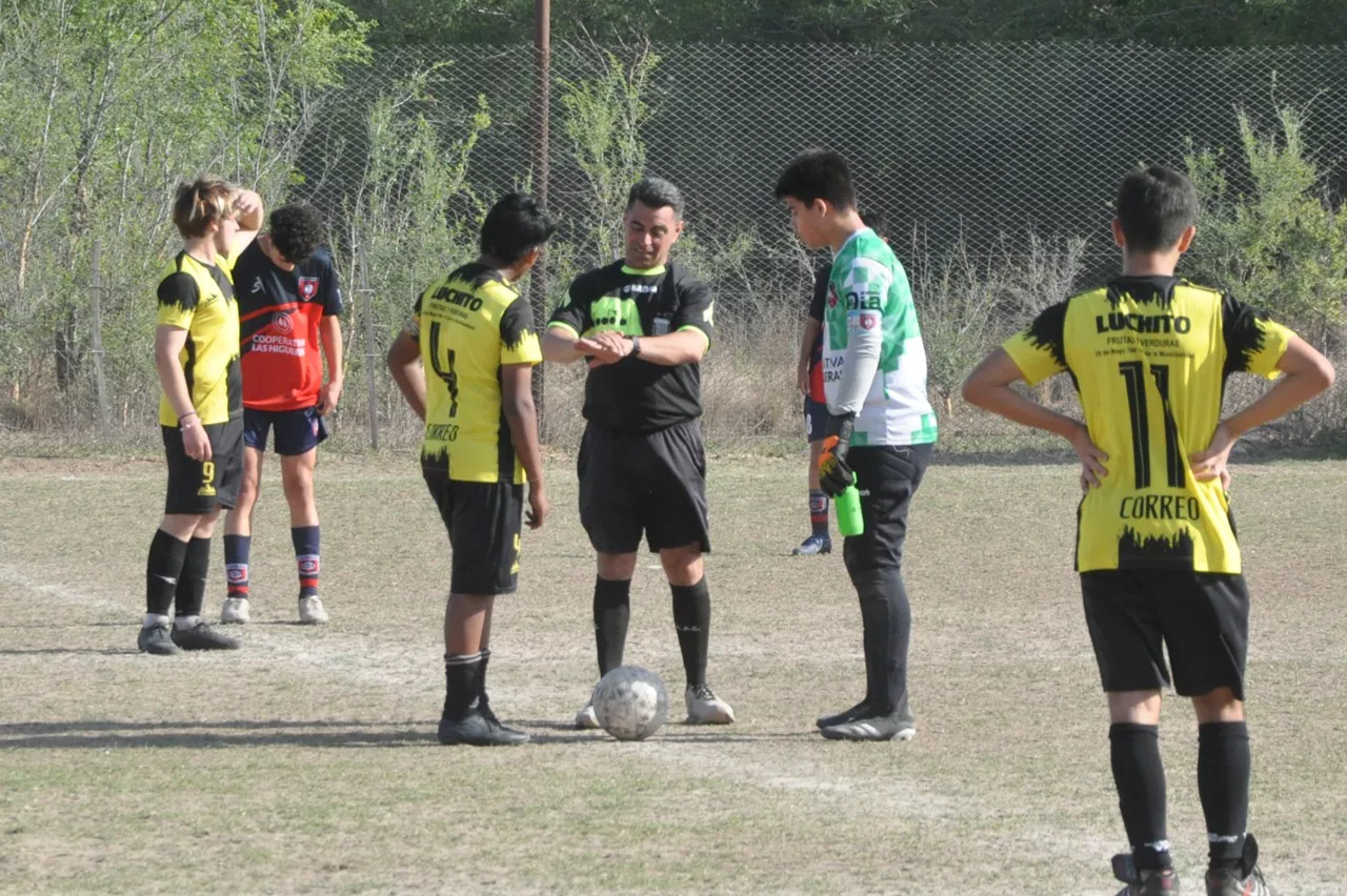 Centro Social Las Higueras Correos y Telecomunicaciones Deportivo Municipal Adela María (87)