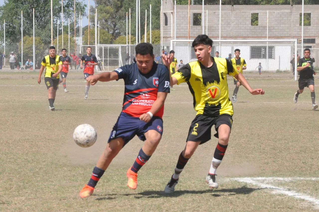 Centro Social Las Higueras Correos y Telecomunicaciones Deportivo Municipal Adela María (28)