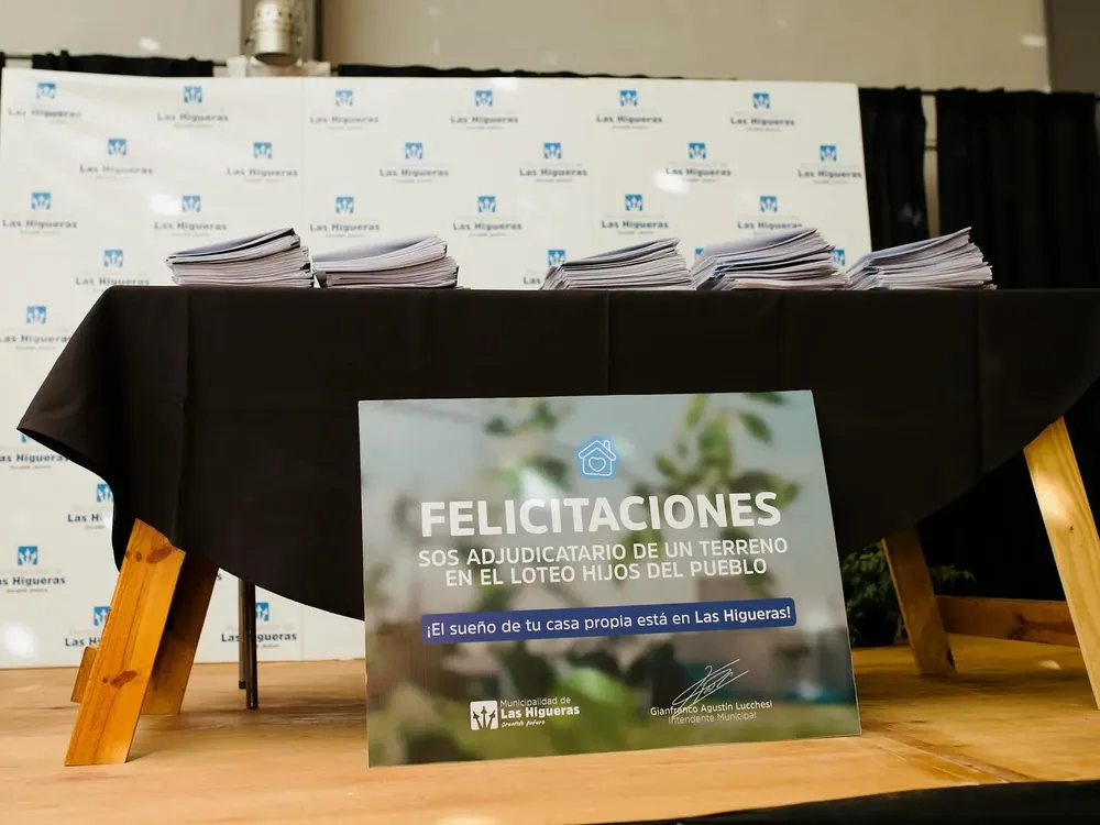 LOTE HIJOS DEL PUEBLO (1)