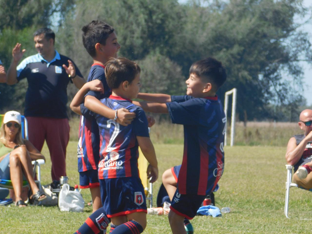 Centro Social Categoria 2013 Relampago Estudiantes (19)