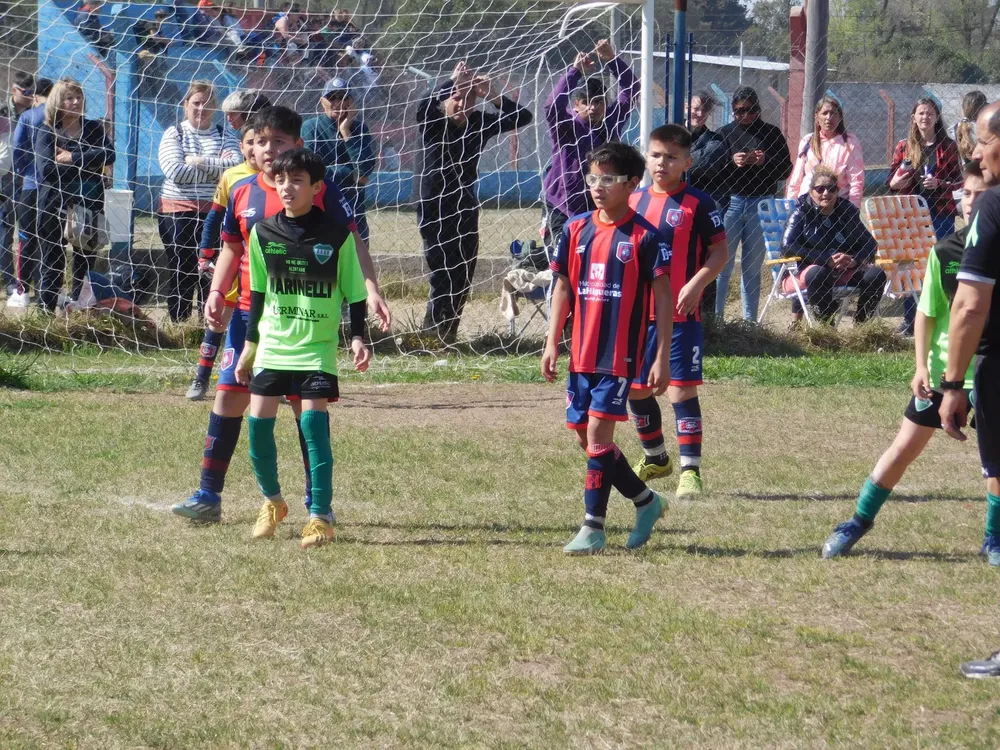 Centro Social Banda Norte Correos Renato Cesarini (142)
