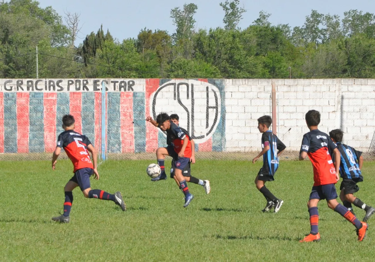 Centro Social vs Alberdi B vs San Cayetano (230)