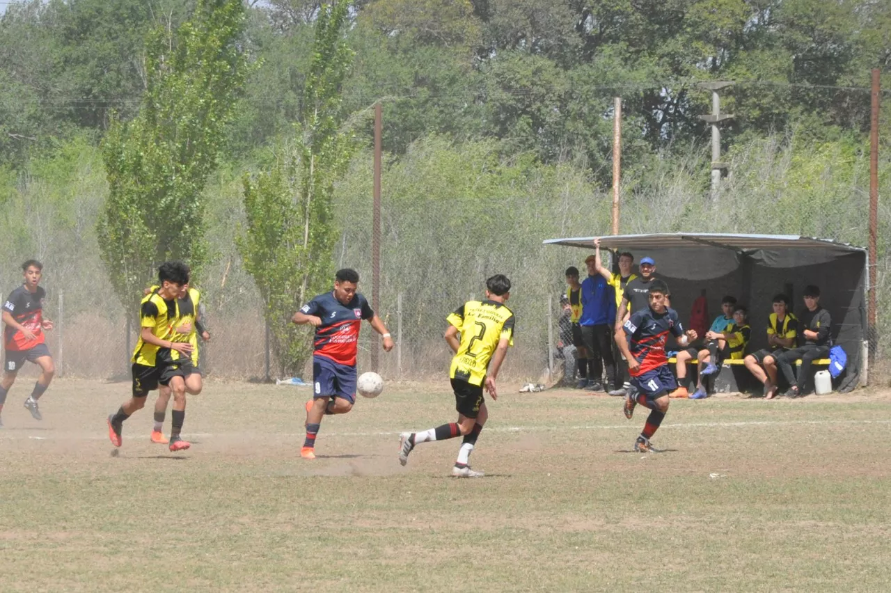Centro Social Las Higueras Correos y Telecomunicaciones Deportivo Municipal Adela María (19)