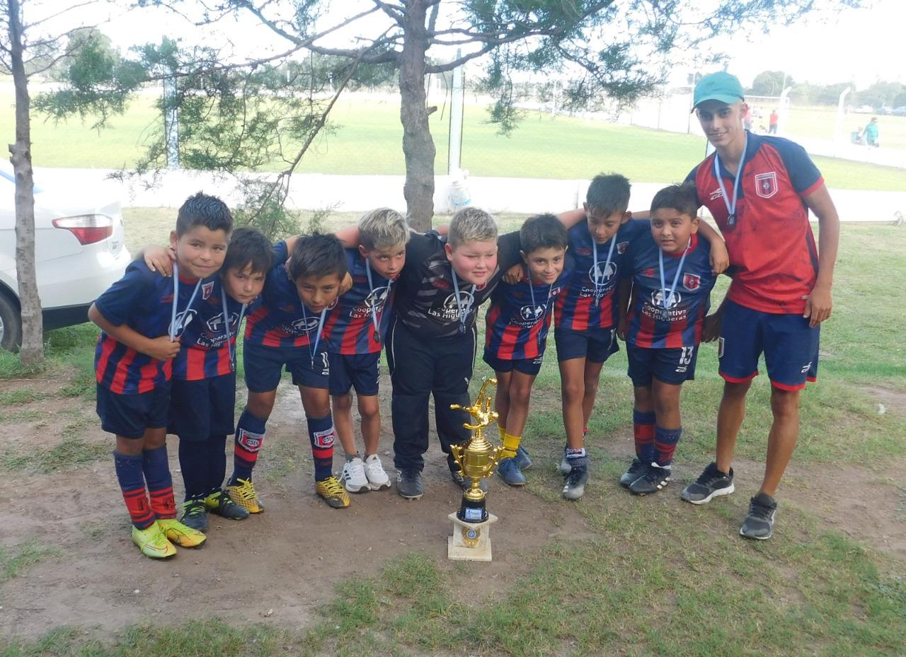 Centro Social Categoria 2013 Relampago Estudiantes (52)