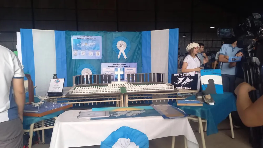 MUESTRA EDUCATIVA (8)